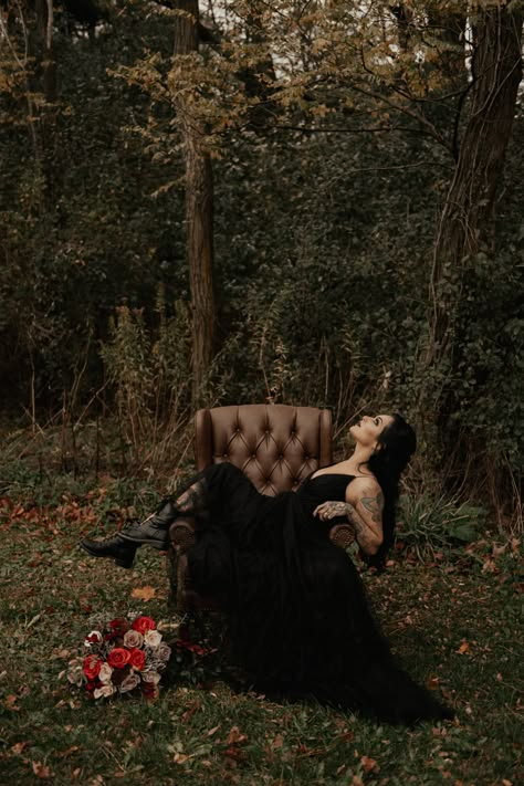 Witchy Fall Wedding, Vampy Wedding, Haunted Wedding, Witchy Photoshoot, Spooky Photoshoot, Spooky Shoot, Dark Romantic Wedding, Halloween Photo Shoot, Chris Cerulli