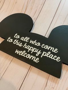 Disney Playroom, Disney House Ideas, Disney Decor Diy, Mickey Mouse Classroom, Disney Themed Rooms, Disney Bathroom, Disney Themed Classroom, Disney Office, Casa Disney