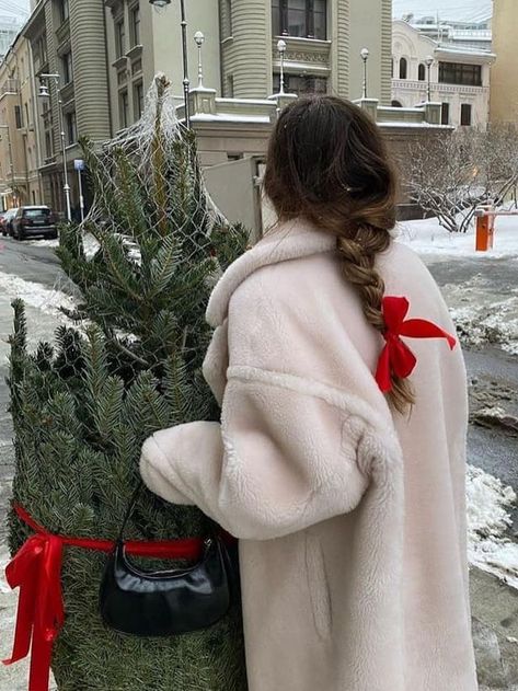 fluffy ivory coat and braided hair with a red hair bow Christmas Outfit Aesthetic, Cute Christmas Outfits, Nyc Christmas, Winter 23, Winter Love, Christmas Feeling, Winter Vibes, Christmas Wonderland, Winter Girls