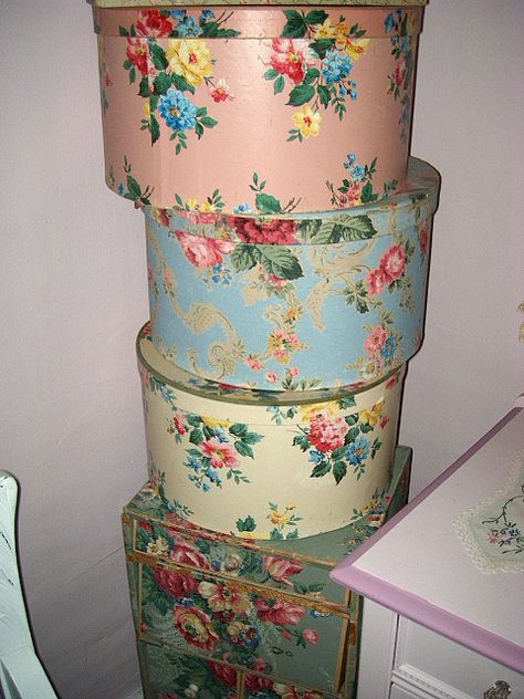 hat boxes | Flickr - Photo Sharing! Pretty Bedrooms, Vintage Hat Boxes, Fabric Covered Boxes, Pretty Storage, Antique Hats, Hat Boxes, Pretty Box, Hat Box, Vintage Hat