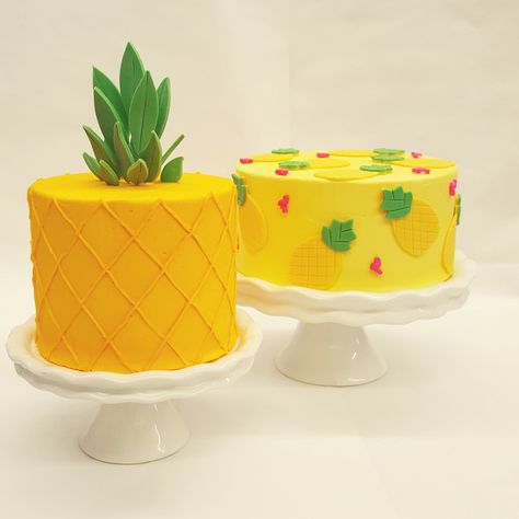 Pineapple Themed Cupcakes, Pineapple Design Cake, Pineapple Themed Cake, Pineapple Smash Cake, Pineapple Decorated Cake, Pineapple Theme Cake, Pineapple Themed Birthday Party, Pineapple Cake Design, Pineapple Birthday Cake