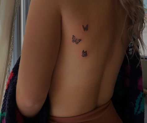 Tattoos Above The Buttocks, Basic Tattoos, Small Girly Tattoos, Small Pretty Tattoos, Petite Tattoos, Small Hand Tattoos, Cute Tattoos For Women, Classy Tattoos, Discreet Tattoos