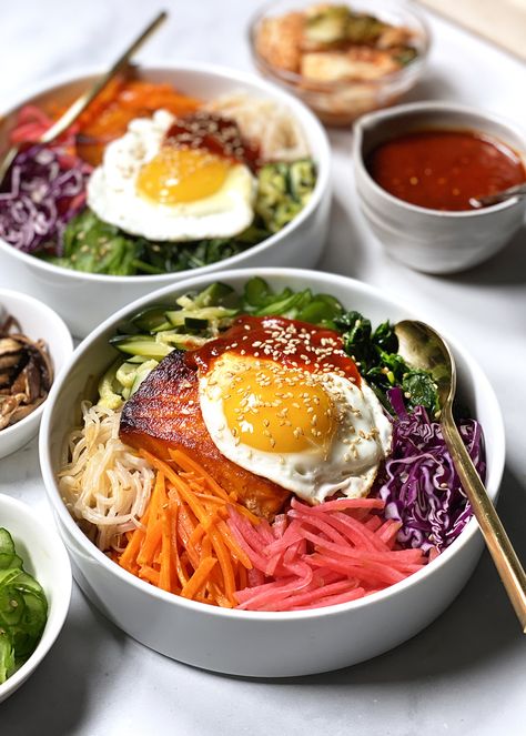 Bibimbap Rice Bowl, Kimbap Bowl, Bim Bim Bap Recipe, Salmon Bibimbap, Bibimbap Sauce, Dolsot Bibimbap, Keto Entrees, Bibimbap Bowl, Bibimbap Recipe