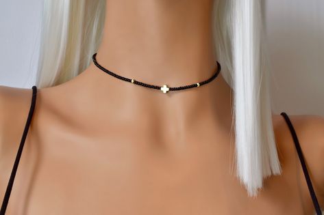 Mostacillas Ideas, White Choker Necklace, Beaded Chocker, White Choker, Choker Necklace Gold, Neck Pieces Jewelry, Turquoise Choker, Cross Choker, Choker Black