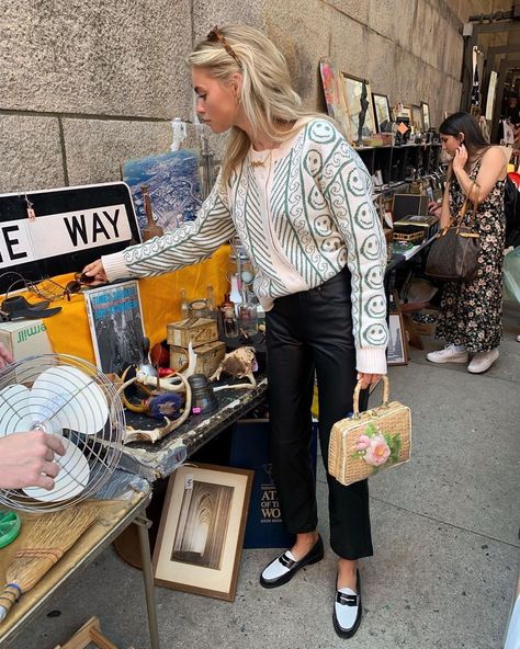 G.H. Bass & Co. on Instagram: “@Claartjerose shops around in Brooklyn wearing the Whitney Weejuns. #GHBass #Weejuns #Since1936” Penny Loafers For Women Outfits, Loafers Shoes Outfit, Loafers Women Outfit, Loafers For Women Outfit, Loafers Outfits, Pin Up Costume, Claire Rose Cliteur, Claire Rose, Loafers Outfit