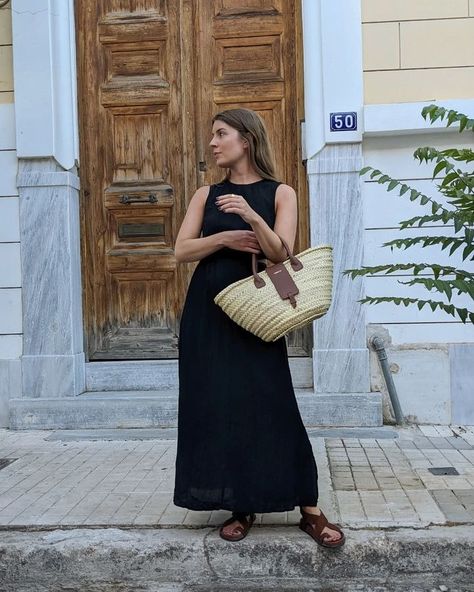 Angharad Jones (@angharadbjones) • Instagram photos and videos Angharad Jones, Basket Bag Outfit, Abstract Beach Painting, Ballet Flats Outfit, Minimalist Artist, Old A, Mango Dress, Flats Outfit, Bag Outfit