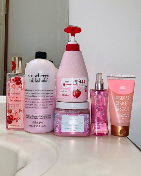 Korean Strawberry Body Wash, Strawberry Shortcake Body Wash, Strawberry Shower Routine, Cotton Candy Body Scrub, Strawberry Body Wash, Candy Body Scrub, Pink Body Wash, Watermelon Cactus, Scent Layering