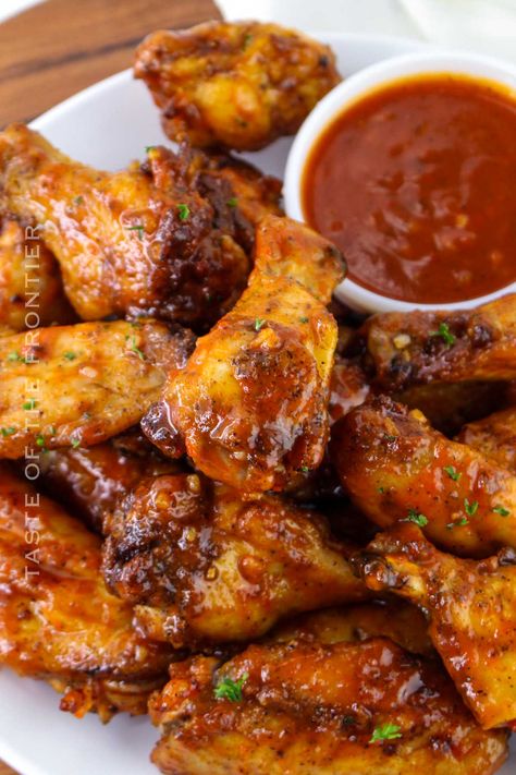 Hot Honey Chicken Wings Easy Hot Wings, Hot Honey Chicken Wings, Game Day Wings, Cranberry Quick Bread, Honey Chicken Wings, Hot Honey Chicken, Snack Bread, Amazing Chicken, Oven Fried Chicken