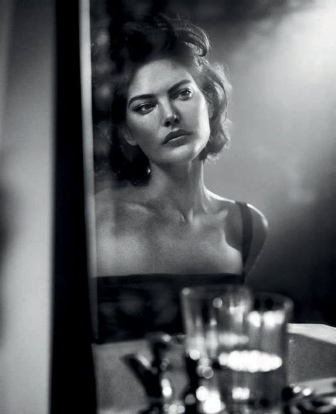 Catherine McNeil by Vincent Peters for Harper’s Bazaar Spain May 2018 Vincent Peters, Peter Vincent, Catherine Mcneil, Holiday Party Fashion, Robert Frank, Celebrity Photography, Photographie Portrait Inspiration, Vogue Spain, Australian Models