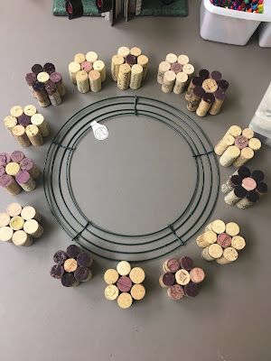 Wine Cork Flower Pot, Cork Heart Diy, Wine Walk Ideas, Wine Cork Wreaths Diy How To Make, Galentines 2023, Cork Wreath Diy, Wine Wreath, Gardening Clothes, Cork Garland