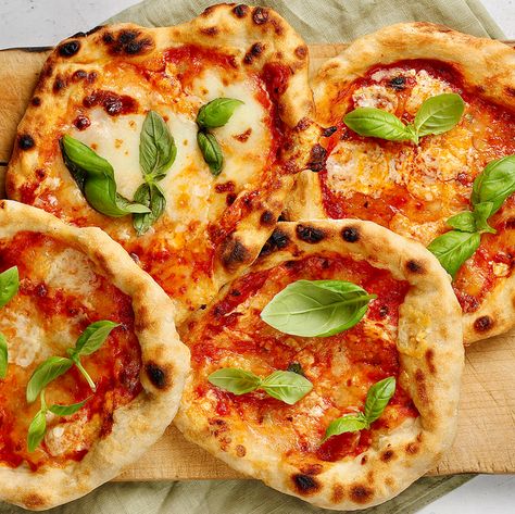 Mini Pizzas, Italian Pizza, Mini Pizza, Cooking For Two, Pizza Party, Pizza Bread, Fresh Mozzarella, A Pizza, What To Cook