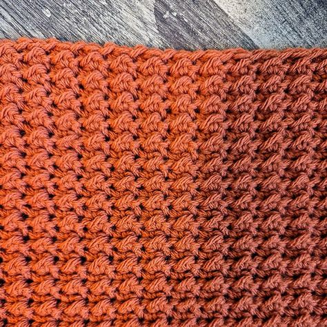 even moss stitch Pumpkin Spice Crochet Blanket, Crochet Fall Blanket Pattern, Crochet Fall Blanket Free Pattern, Crochet Throw Patterns, Even Moss Stitch, Beautiful Dawn, Chunky Blankets, Crochet Throw Pattern, Crocheted Afghans