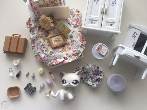 Lps Bedroom, Lps Furniture, Lps House, Lps Diy Accessories, Lps Cakes, Lps Aesthetic, Lps Houses, Lps Shorthair, Lps Crafts