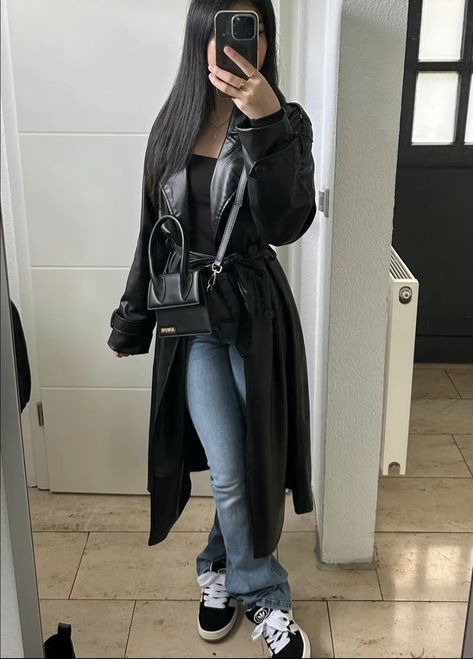 Autumn Styles For Women, Birthday Casual Outfits Winter, Outfit Ideas Beanie, Romantic Style Outfit Winter, Outfit Ideas 2024 Winter, Ideas Outfit Invierno, Leder Mantel Outfit, University Outfits Winter, Autumn Shoes 2024