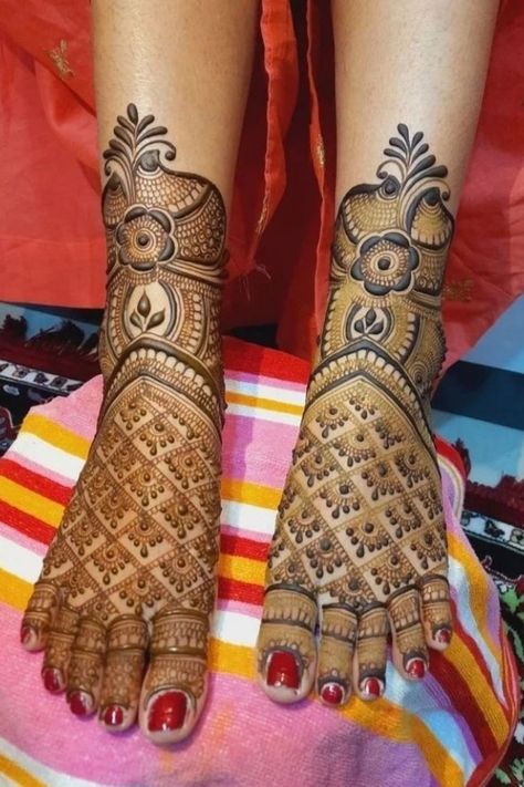 Legs Mehndi Design Bridal, Feet Mehandi, Designer Mehendi, Leg Mehendi, Foot Mehndi, Feet Mehndi, Legs Mehndi, Wedding Mehendi, Bridal Mehndi Design