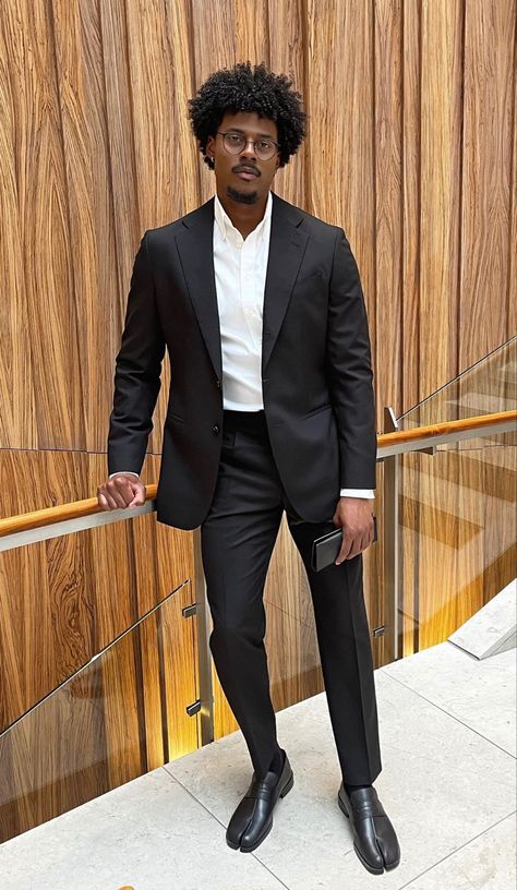 Mens All Black Formal Outfit, Black Man Suit Aesthetic, Black Formal Wear Men, All Black Formal Outfit Men, Black Suit Men Formal Classy, Men Gala Outfit, Black Men Suits Fashion, Outfits Printemps, Black Man Suit