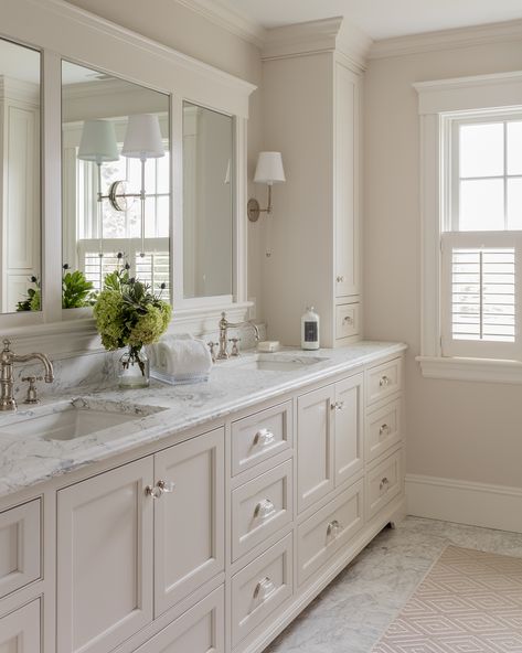 Traditional Primary Bathroom Design, Garden And Grace Design, White Cabinets In Bathroom Master Bath, Bathroom Remodel Small Master, Bathroom Interior Design Classic, Classy Small Bathroom, Large Mirror In Bathroom Master Bath, Bathroom Vanity Upper Cabinet, Cream Master Bath Ideas