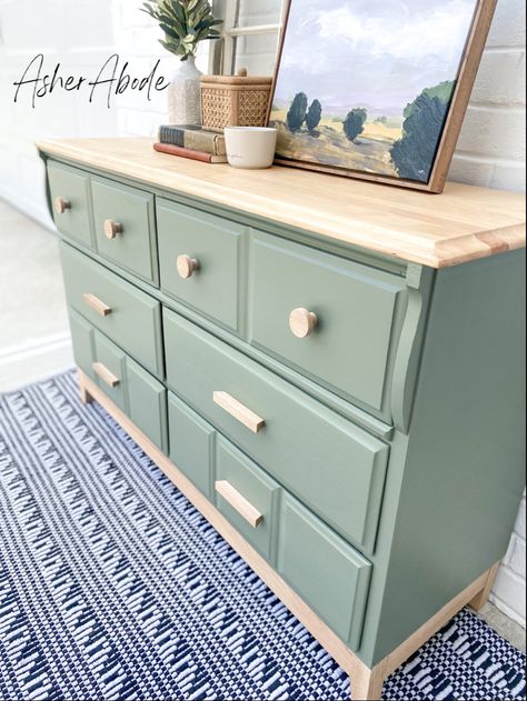 Diy Dresser Makeover Sage Green, Diy Painted Shelf, Green Upcycled Furniture, Diy Green Furniture, Dresser Makeover Green, Furniture Flips Before After, Dresser Paint Ideas, 6 Drawer Dresser Makeover, Dresser Color Ideas