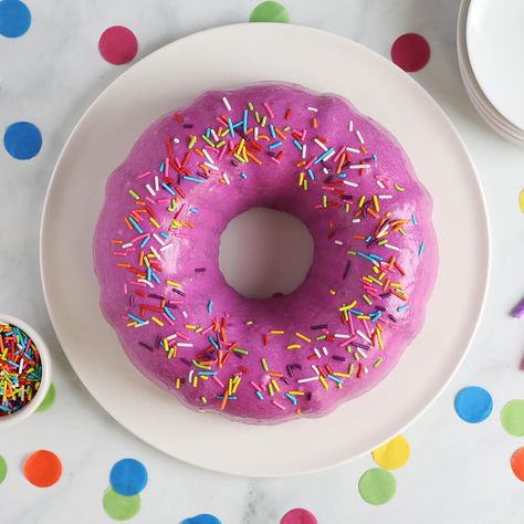 Cake or breakfast - why not both? Enjoy this jumbo-sized chocolate giant “donut” cake with powdered sugar glaze and sprinkles on top Birthday Donut Cake, Giant Donut Cake, Donut Birthday Cake, Giant Donut, Ready Set Eat, Birthday 2023, Chocolate Chip Blondies, Glaze For Cake, Donut Cake