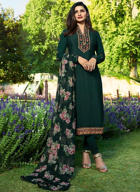 Bottle Green Anarkali, Indian Churidar, Green Suit Women, Sarara Dress, Chudidhar Neck Designs, Prachi Desai, Salwar Suit Designs, Churidar Designs, Churidar Suits