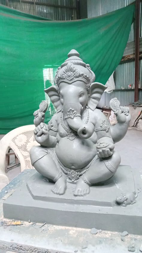 Ganesh Idols Clay, Mud Ganesha Idol, Ganesh Idol Making, Ganesh Idol Unique, Ganesha Idol Clay, Ganesh Making, Ganpati Making, Ganpati Art, Ganpati Murti