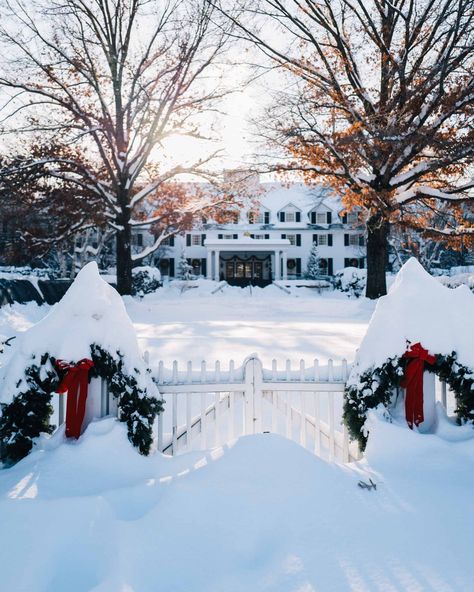 New England Christmas, Holiday House Tours, Woodstock Vt, Woodstock Vermont, Norman Rockwell Paintings, Village Inn, Holiday Village, Quaint Village, Christmas Town