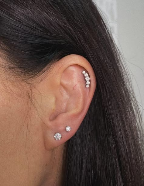 Simple Ear Piercings Silver, Woman Ear Piercing, Piercings Ear Helix Ideas, Two Cartilage Piercings, Piercings Ear Simple, Celebrity Piercings Ears, Second Ear Piercing Silver, Piercing For Small Ears, Ear Piercings Helix Stud