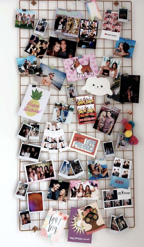 Photo Board Ideas Bedroom, Instax Wall Ideas, Diy Bedroom Decor For Women, Elegant Dorm Room, Diy Tumblr, Hiasan Bilik Tidur, Dekor Diy, Dorm Room Inspiration, Board Inspiration