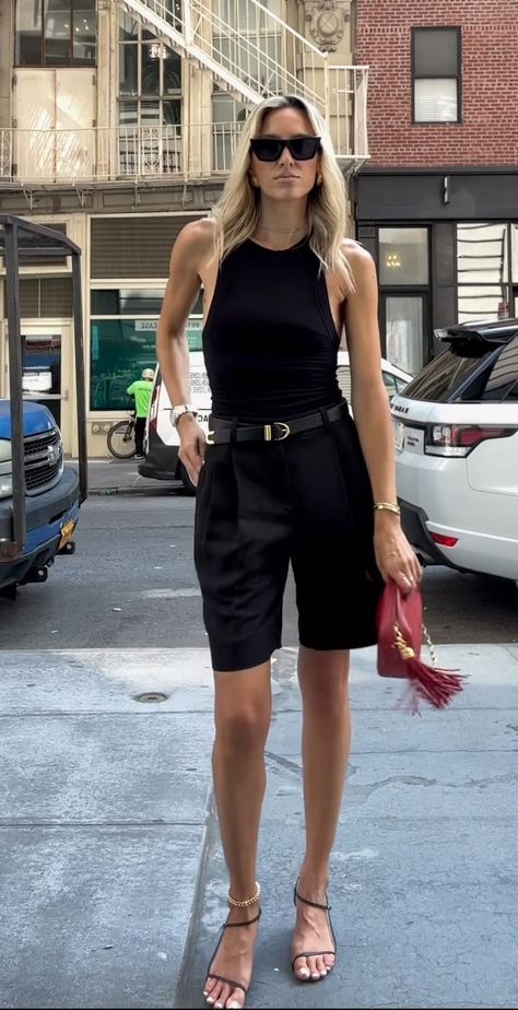 Black Bermuda Shorts Outfit, Bermuda Shorts Outfit, Outfit Verano, Outfits Primavera, Outfit Elegantes, Chic Clothing Style, Elegant Outfit Classy, Outfit Classy, Outfit Primavera