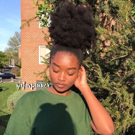 pinterest ; yafavpinner ♡ Pineapple Hairstyle, High Puff, Beautiful Natural Hair, Pelo Afro, 4c Natural Hair, 4c Hair, Natural Hair Inspiration, Natural Hair Tips, 4c Hairstyles