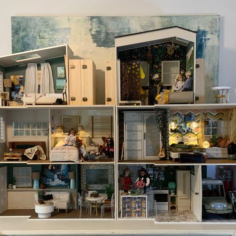 All Posts • Instagram Rainbow High House, Rainbow High Dollhouse, Rainbow High Doll House, Dollhouse Interior, Barbie Houses, Dollhouse Collection, Barbie Things, Diy Barbie House, Barbie Miniatures