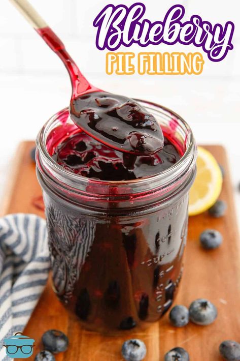 A popular flavor for summer, this Blueberry Pie Filling is the perfect recipe to make your own pie, top desserts or to use as a sauce! Blueberry Bbq Sauce, Blueberry Sauce Recipe, Blueberry Jam Recipe, Dessert Oreo, Blueberry Pie Filling, Blueberry Sauce, Easy Blueberry, Bbq Sauce Recipe, Homemade Bbq