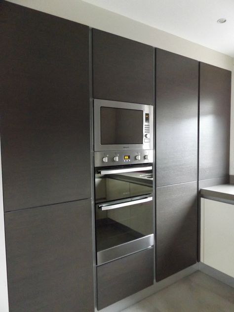 Bank Of Tall Kitchen Units, Tall Units In Kitchen, Small Gallery Kitchen, Kitchen Tall Units, Tall Unit, Shaped Kitchen, Handleless Kitchen, Kitchen Wardrobe, U Shaped Kitchen