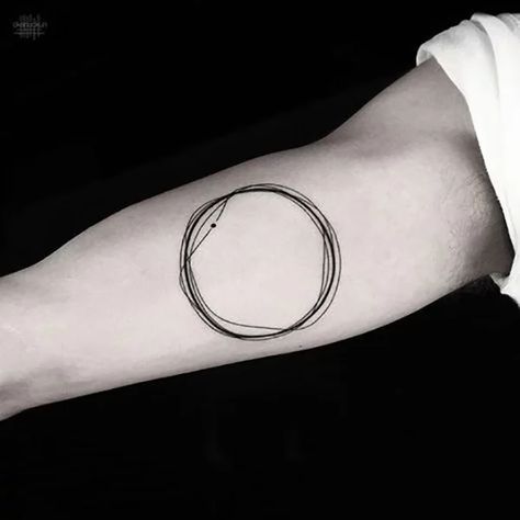 60 Meaningful Simple Tattoo Ideas That Will Bring Meaning to Your Life - Meanings and Designs Circle Tattoo Design, Tattoo Circle, Font Tato, Surreal Tattoo, Circle Tattoo, Circle Tattoos, Nordic Tattoo, Aesthetic Tattoo, Popular Tattoos