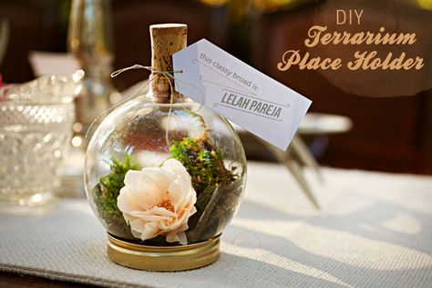 DIY terrarium place holder Terrariums Diy, Terrarium Wedding, Enchanted Forest Wedding, Place Holder, Terrarium Diy, Favors Diy, Valentine Love, Terraria, Diy Wedding Favors