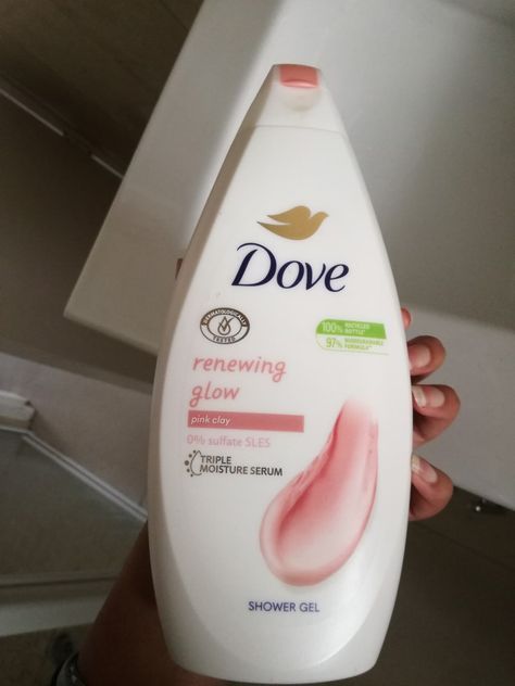 Dove Products, Fame Outfits, Soap Liquid, Pink Soap, Study Stuff, Diy Skin Care Routine, Basic Skin Care Routine, Bath And Body Works Perfume, Shower Skin Care