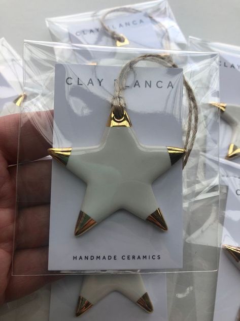 Star Christmas Tree Decorations, Christmas Ornament Packaging, Wall Ornaments Decor, Clay Star Ornaments, Ceramic Star Ornaments, Christmas Star Decor, Christmas Decorations Clay, Ceramic Decoration Ideas, Diy Clay Ornaments Christmas