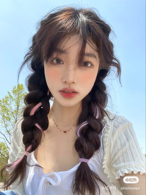 Douyin Pigtails, Kpop Hair Styles Women, Cute Pigtail Hairstyles, Easy Little Girl Hairstyles, Hair Style Korea, Kpop Hair, Hair Streaks, Pigtail Hairstyles, Hair Stylies