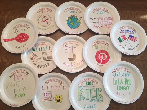 Paper plate awards for school paraprofessional staff Paper Plate Awards For Teachers, Paper Plate Awards Cheer, Mock Awards Ideas, Paper Plate Awards Ideas Funny, Plate Awards Ideas, Cheer Awards, Paper Plate Awards, Realistic Paper Flowers, Senior 25