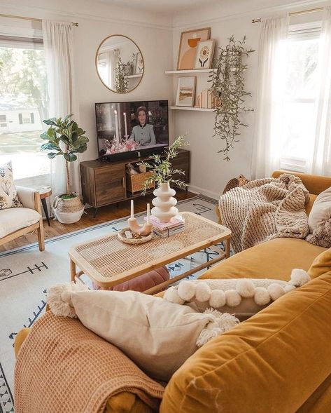 Colorful Boho Living Room, Girls Apartment, Living Room Boho, Cute Living Room, Orange Sofa, Cosy Living, Dream Apartment Decor, Cosy Living Room, Hygge Home