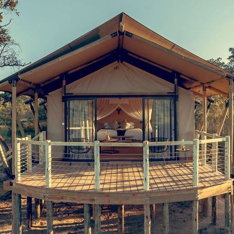 steel frame canvas with bathroom air condition glamping safari tent for resort https://m.alibaba.com/product/62402861384/steel-frame-canvas-with-bathroom-air.html?__sceneInfo={"cacheTime":"1800000","type":"appDetailShare"} Hawaii Airbnb, Glamping Bathroom, Camping Retreat, Bush House, Monte Alto, Tented Camp, Luxury Safari Lodge, Safari Camp, Glamping Tent