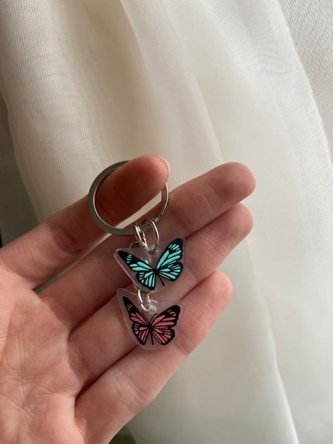 Cute Shrink Plastic Ideas, Shrink Art Keychain, Shrink Plastic Keychain Ideas, Plastic Shrink Keychain, Cute Shrinky Dink Ideas Keychain, Shrinking Paper Ideas, Shrink Film Ideas, Shrink Dink Keychain, Shrinky Dink Keychain Ideas