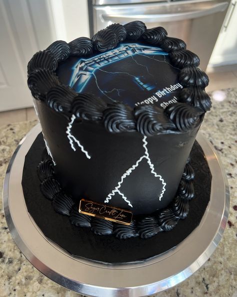 🖤⚡️ #metallica #heartcake #vintagecake #arizona #sugarcraftlove #blackcake #customcake #metallicacake Heart Cake, Sugar Craft, Vintage Cake, Custom Cakes, Metallica, First Birthdays, Pastel, Birthday Cake, Birthday Party