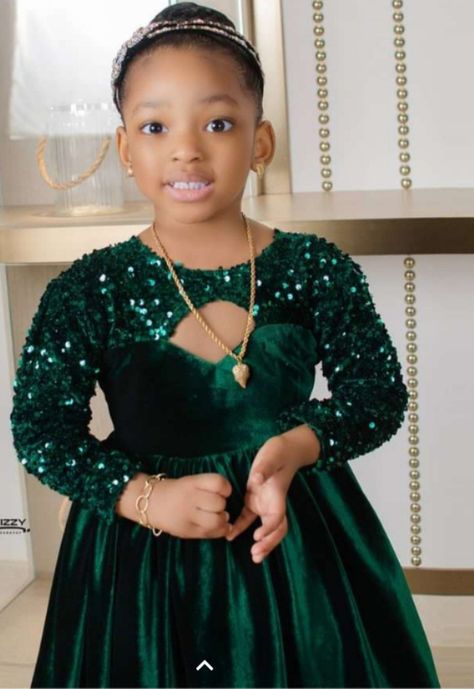 Wisdom Knowledge And Understanding, Skirts Design, Black Skirt Outfit, Girls Ball Gown, African Dresses For Kids, Short African Dresses, Lace Gown Styles, African Fashion Skirts