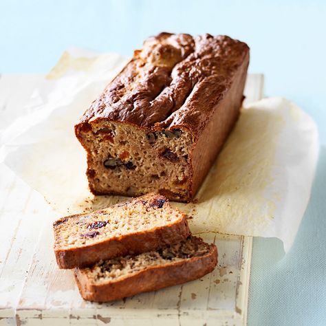 A healthier WW recipe for Date and walnut loaf ready in just 70min. Get the SmartPoints plus browse our other delicious recipes today! Prune Bread Recipe, Prune Bread, Bread Loaf Recipes, Cool Food Recipes, Date And Walnut Loaf, Seeded Bread, Date Loaf, Seeded Bread Recipes, Cakes With Fruit