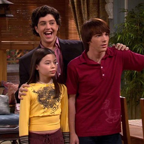 Nickelodeon Shows 2000, Drake And Josh Megan, 2000s Tv Shows, Fan Casting, Dan Schneider, Josh Peck, Drake & Josh, Drake And Josh, Drake Bell