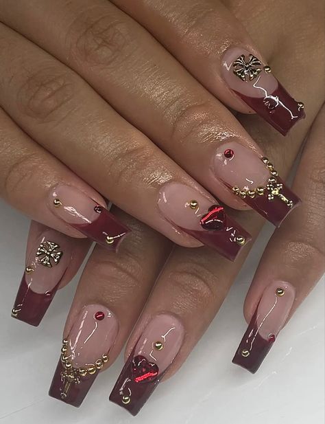 Maroon Nail Art Designs, Nails Art Easy, Nails Art Simple, Nail Art 2022, Maroon Nail Art, Maroon Nail, Nail Art 2023, Quince Nails, Quinceanera Nails