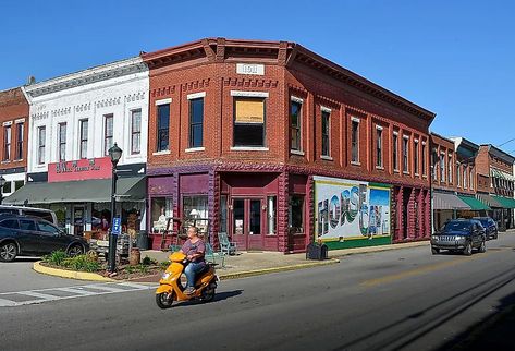 7 Serene Towns in Kentucky for a Weekend Retreat Kentucky Road Trips Places To Visit, Kentucky Weekend Getaways, Weekend In Louisville Ky, Kentucky Attractions, The Kentucky Castle, Outdoor Park, Ocean Springs, Town Names, Adirondack Mountains