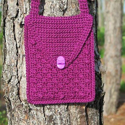 Discover the perfect crochet shoulder bags for your style at our online store. Handcrafted with care, our collection features a variety of trendy designs and vibrant colors. Shop now and add a touch of elegance to your outfit while supporting artisans in their craft. Sling Bag Crochet, 2023 Crochet, Bag Free Pattern, Crochet Sling Bag, Crochet Phone Cases, Crocheted Bags, Crafted Bag, Crochet Shoulder Bags, Crochet Needlework