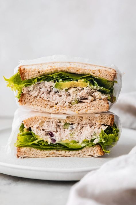 Tuna Avocado Sandwich, Tuna Salad Sandwiches, Avocado Quesadilla, Tuna Salad Sandwich Recipe, Tuna Salad Recipe Easy, Best Tuna Salad, Salad Sandwich Recipe, Avocado Tuna, Avocado Tuna Salad